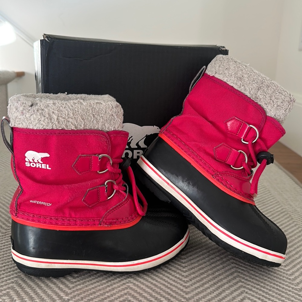 Children’s sorel yoot pac nylon boot. Insulated. Great condition.